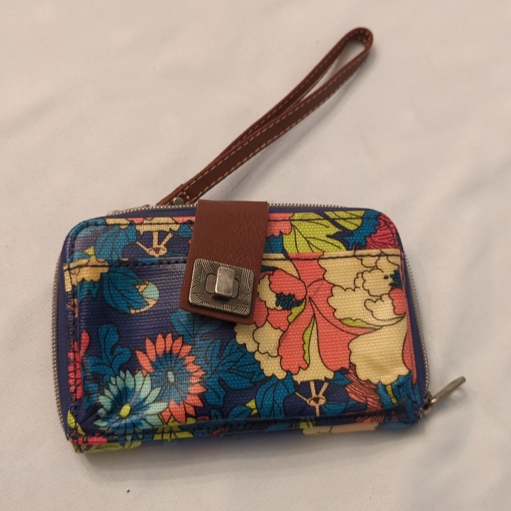 Wallet clutch